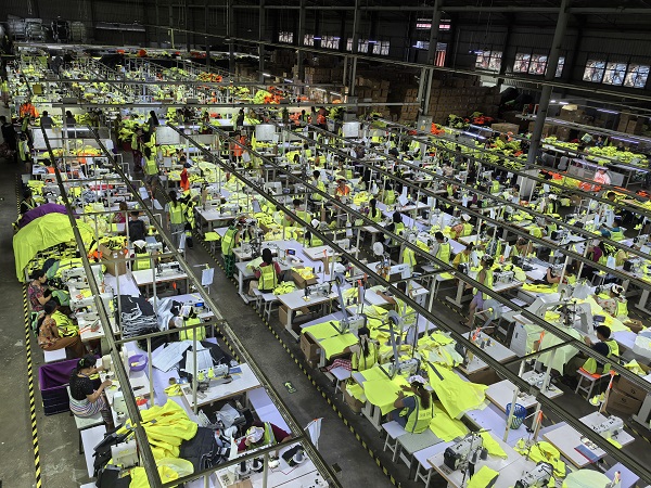 缅甸工厂缝制车间